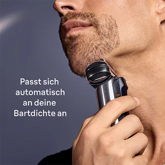 Ein Mann rasiert seinen Bart mit dem Braun NEVO und demonstriert die effektivste Rasierleistung.